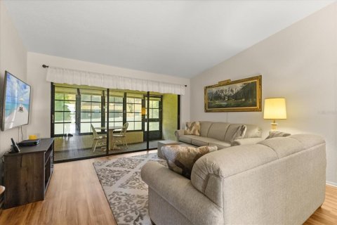 Condo in Port Richey, Florida, 2 bedrooms  № 1869655 - photo 3