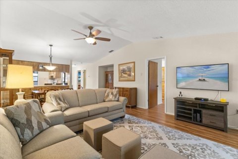 Condo in Port Richey, Florida, 2 bedrooms  № 1869655 - photo 4