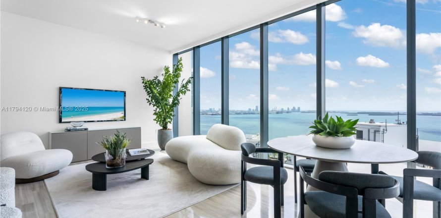 Condominio en Miami, Florida, 2 dormitorios № 1870060
