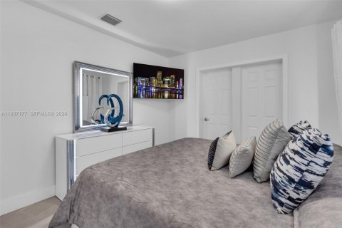 Casa en venta en Miami, Florida, 3 dormitorios, 135.92 m2 № 1995023 - foto 18