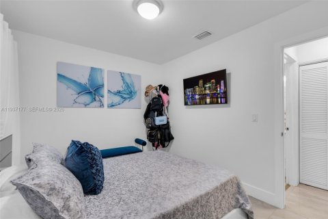 Casa en venta en Miami, Florida, 3 dormitorios, 135.92 m2 № 1995023 - foto 15