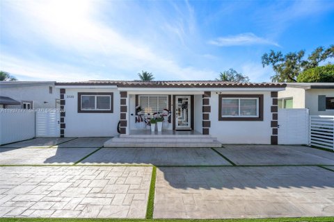 Casa en venta en Miami, Florida, 3 dormitorios, 135.92 m2 № 1995023 - foto 3