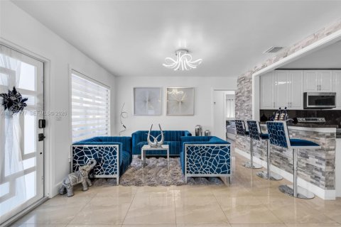 Casa en venta en Miami, Florida, 3 dormitorios, 135.92 m2 № 1995023 - foto 6
