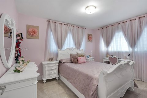 Casa en venta en Miami, Florida, 3 dormitorios, 135.92 m2 № 1995023 - foto 12