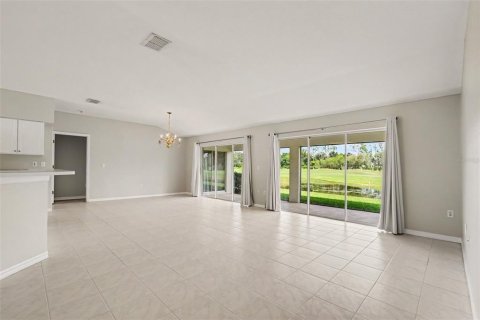 House in San Antonio, Florida 3 bedrooms, 162.11 sq.m. № 2391677 - photo 19