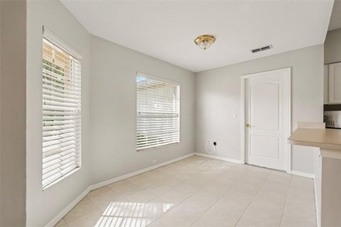 House in San Antonio, Florida 3 bedrooms, 162.11 sq.m. № 2391677 - photo 25