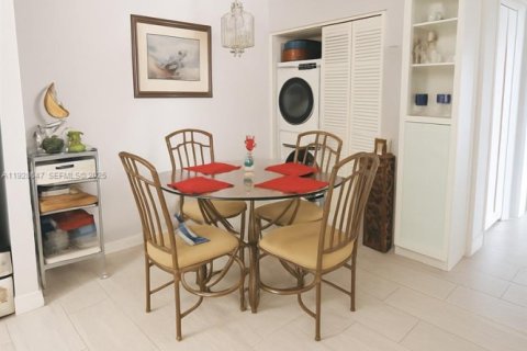 Copropriété à vendre à Miami, Floride: 2 chambres, 83.24 m2 № 1987105 - photo 3