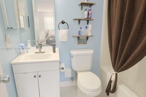 Copropriété à vendre à Miami, Floride: 2 chambres, 83.24 m2 № 1987105 - photo 7