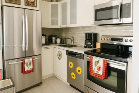 Copropriété à vendre à Miami, Floride: 2 chambres, 83.24 m2 № 1987105 - photo 2