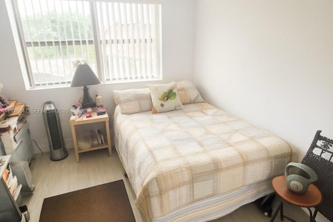 Copropriété à vendre à Miami, Floride: 2 chambres, 83.24 m2 № 1987105 - photo 4