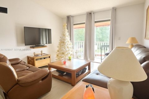 Copropriété à vendre à Miami, Floride: 2 chambres, 83.24 m2 № 1987105 - photo 1