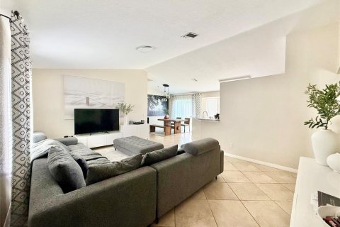 House in North Port, Florida 3 bedrooms, 112.04 sq.m. № 2376676 - photo 3