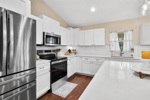 Casa en venta en Lady Lake, Florida, 3 dormitorios, 170.2 m2 № 2237313 - foto 12