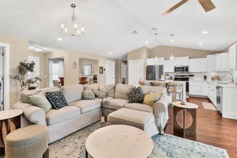 Casa en venta en Lady Lake, Florida, 3 dormitorios, 170.2 m2 № 2237313 - foto 5