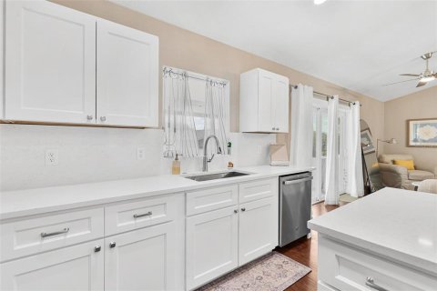 Casa en venta en Lady Lake, Florida, 3 dormitorios, 170.2 m2 № 2237313 - foto 13