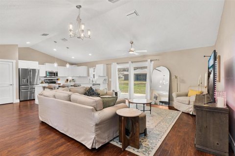 Casa en venta en Lady Lake, Florida, 3 dormitorios, 170.2 m2 № 2237313 - foto 18