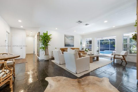 Купить виллу или дом в Майами, Флорида 4 спальни, 209.87м2, № 2019787 - фото 5