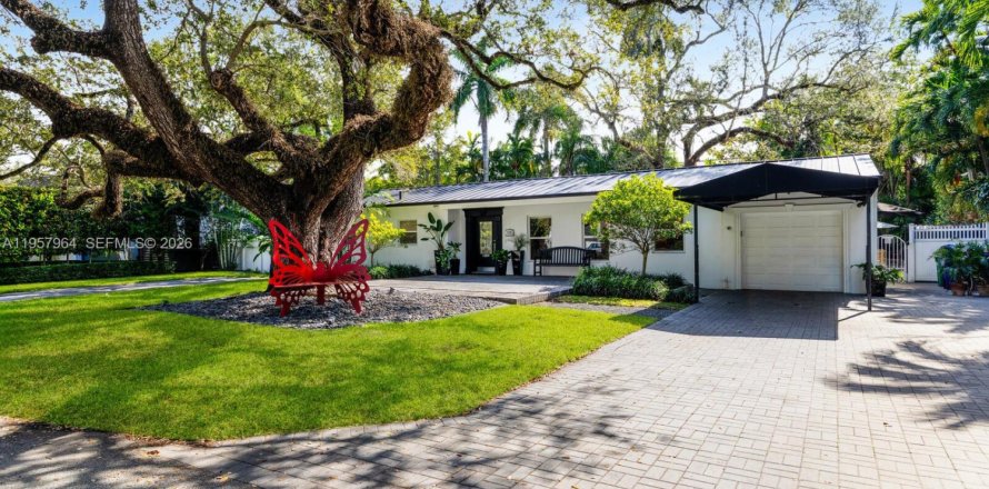 Дом в Майами, Флорида 4 спальни, 209.87м2 № 2019787