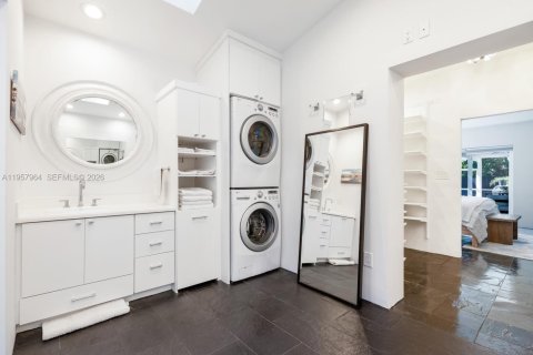 Купить виллу или дом в Майами, Флорида 4 спальни, 209.87м2, № 2019787 - фото 15