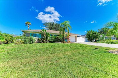 Villa ou maison à vendre à Port Charlotte, Floride: 3 chambres, 139.35 m2 № 2390735 - photo 2