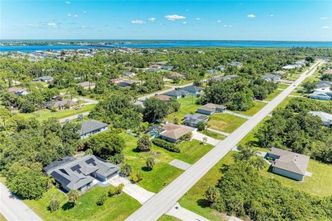 Villa ou maison à vendre à Port Charlotte, Floride: 3 chambres, 139.35 m2 № 2390735 - photo 11