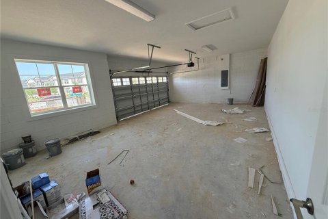 House in Apopka, Florida 4 bedrooms, 228.73 sq.m. № 1718004 - photo 9