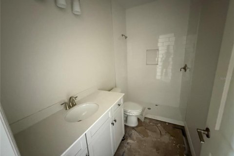 House in Apopka, Florida 4 bedrooms, 228.73 sq.m. № 1718004 - photo 6