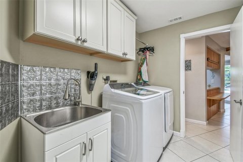 House in Dunedin, Florida 4 bedrooms, 218.97 sq.m. № 1903096 - photo 11