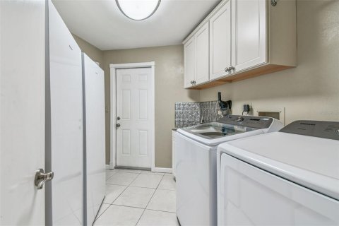 House in Dunedin, Florida 4 bedrooms, 218.97 sq.m. № 1903096 - photo 12