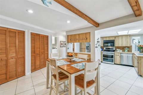 House in Dunedin, Florida 4 bedrooms, 218.97 sq.m. № 1903096 - photo 13