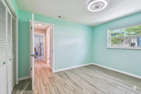 House in Dunedin, Florida 4 bedrooms, 218.97 sq.m. № 1903096 - photo 19