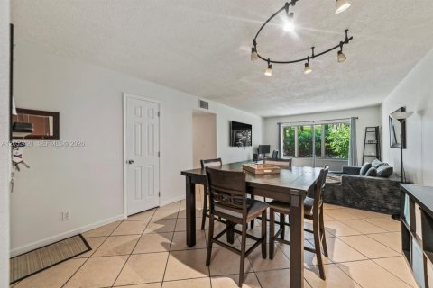 Condominio en venta en Hollywood, Florida, 2 dormitorios, 83.61 m2 № 2190005 - foto 4
