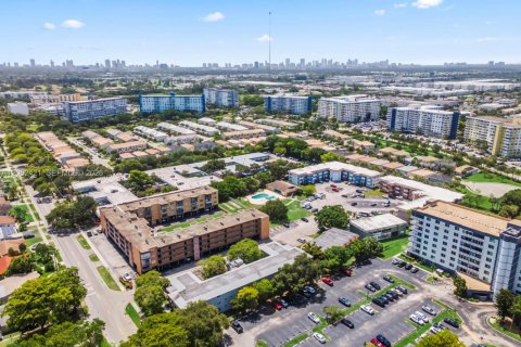 Condominio en venta en Hollywood, Florida, 2 dormitorios, 83.61 m2 № 2190005 - foto 29