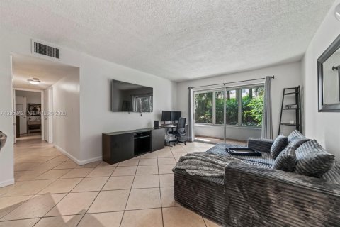 Condominio en venta en Hollywood, Florida, 2 dormitorios, 83.61 m2 № 2190005 - foto 10