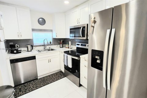 Condominio en venta en Pembroke Pines, Florida, 1 dormitorio, 83.61 m2 № 1372701 - foto 2