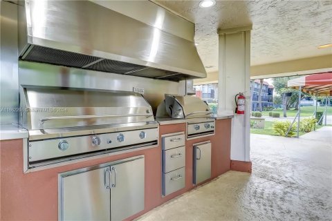 Condominio en venta en Pembroke Pines, Florida, 1 dormitorio, 83.61 m2 № 1372701 - foto 20