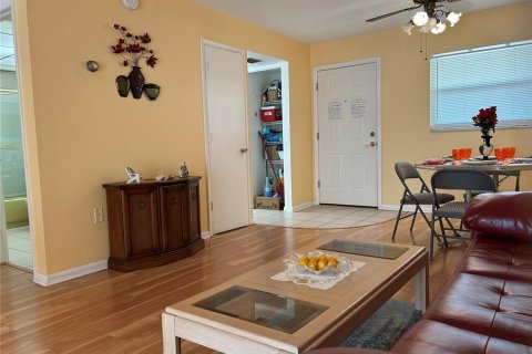 Condo in Clearwater, Florida, 1 bedroom  № 1663100 - photo 10