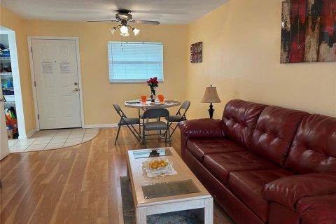 Condo in Clearwater, Florida, 1 bedroom  № 1663100 - photo 11