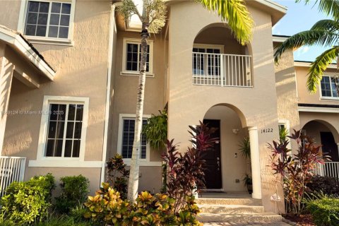 Adosado en venta en Homestead, Florida, 3 dormitorios, 146.79 m2 № 1926682 - foto 1