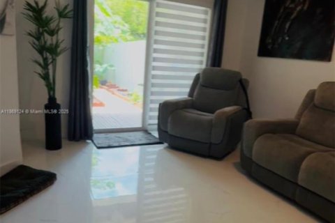 Adosado en venta en Homestead, Florida, 3 dormitorios, 146.79 m2 № 1926682 - foto 9