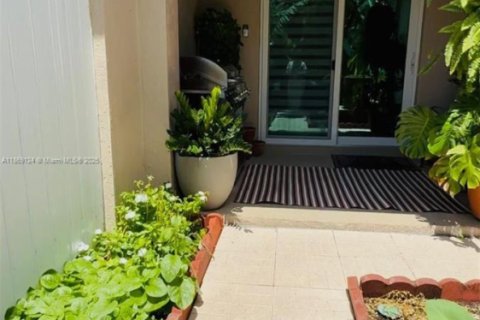 Adosado en venta en Homestead, Florida, 3 dormitorios, 146.79 m2 № 1926682 - foto 4