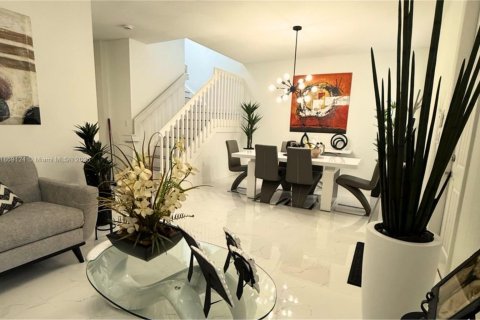 Adosado en venta en Homestead, Florida, 3 dormitorios, 146.79 m2 № 1926682 - foto 10