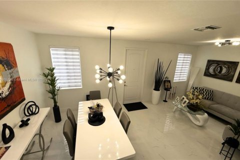 Adosado en venta en Homestead, Florida, 3 dormitorios, 146.79 m2 № 1926682 - foto 6