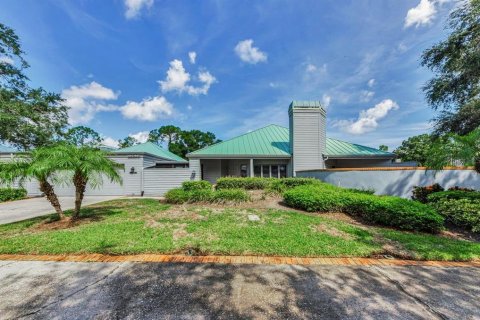 House in Seminole, Florida 3 bedrooms, 163.88 sq.m. № 1843460 - photo 1