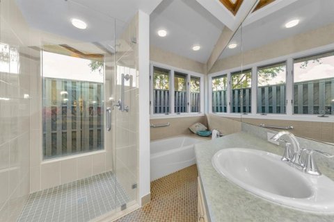 House in Seminole, Florida 3 bedrooms, 163.88 sq.m. № 1843460 - photo 25