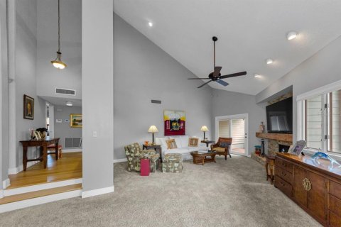House in Seminole, Florida 3 bedrooms, 163.88 sq.m. № 1843460 - photo 9
