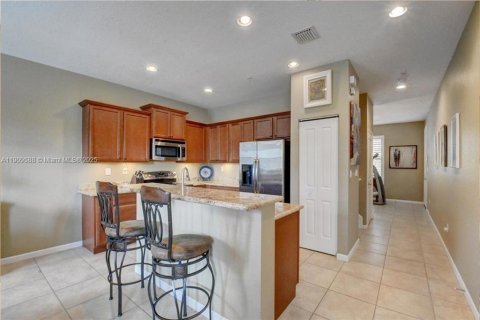 Touwnhouse à vendre à Pompano Beach, Floride: 3 chambres, 189.15 m2 № 1965205 - photo 4