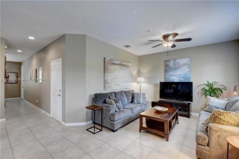 Touwnhouse à vendre à Pompano Beach, Floride: 3 chambres, 189.15 m2 № 1965205 - photo 8