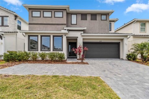 Casa en venta en Kissimmee, Florida, 6 dormitorios, 330.92 m2 № 1680474 - foto 3
