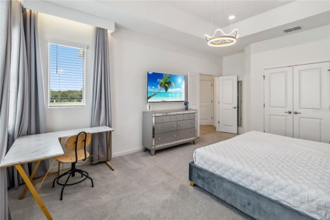 Casa en venta en Kissimmee, Florida, 6 dormitorios, 330.92 m2 № 1680474 - foto 19